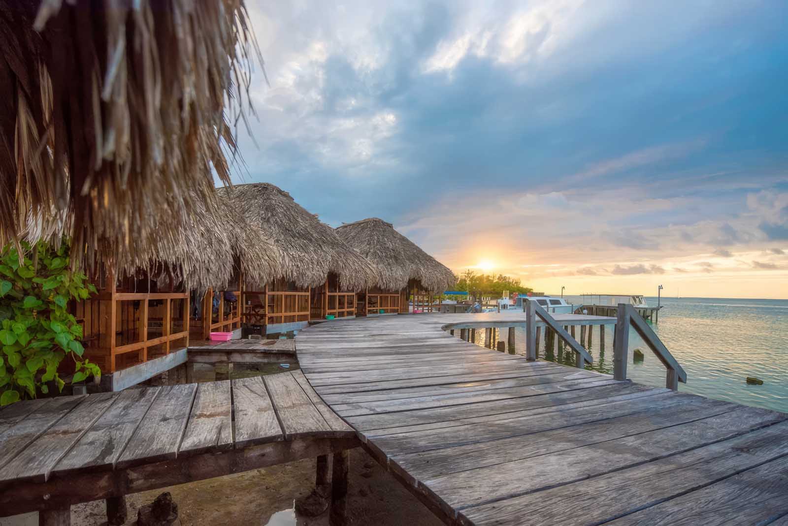 Precioso bungalow sobre el agua en St Georges Caye Resort