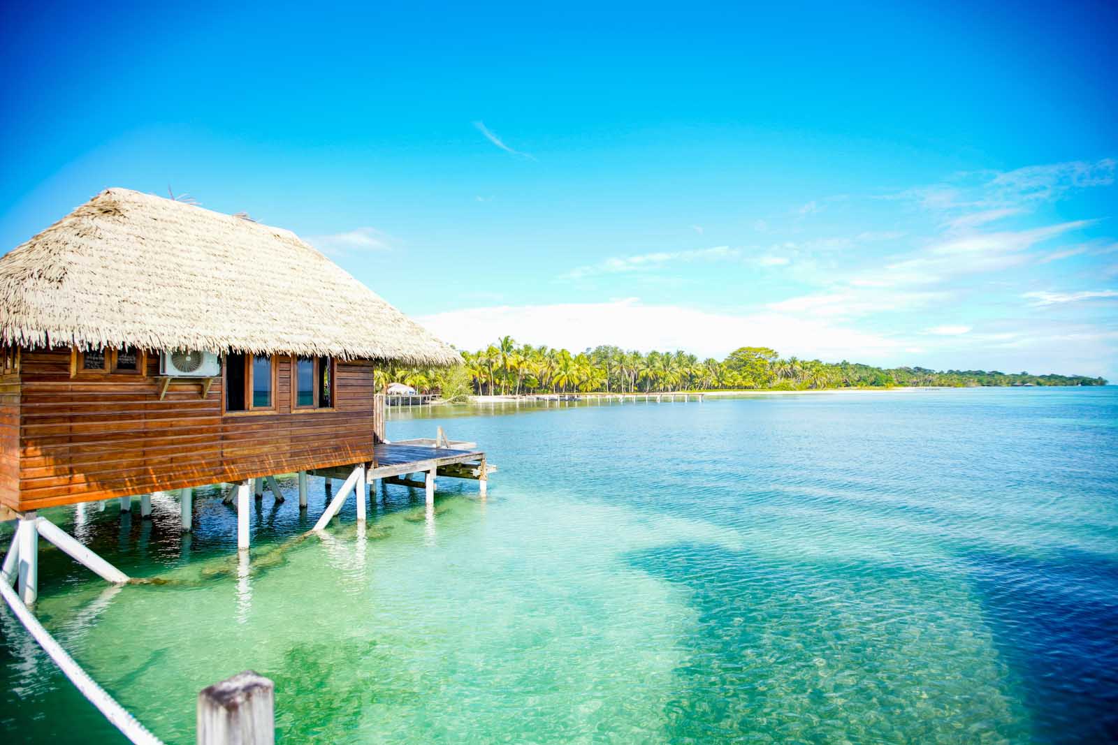 Increíbles bungalows sobre el agua en el Caribbean Azul Paradise, el complejo ecológico de Panamá