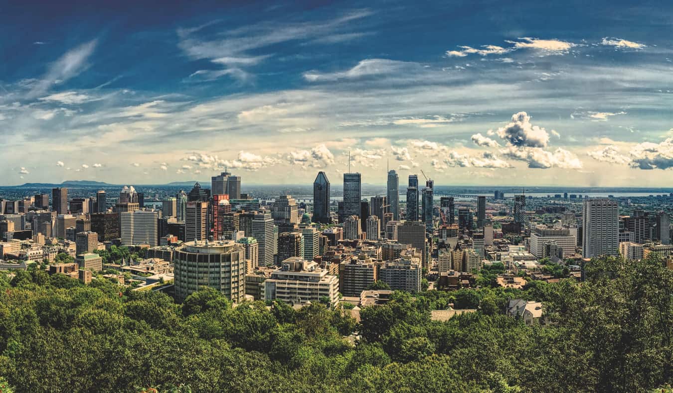 El horizonte de Montreal, Canadá en verano