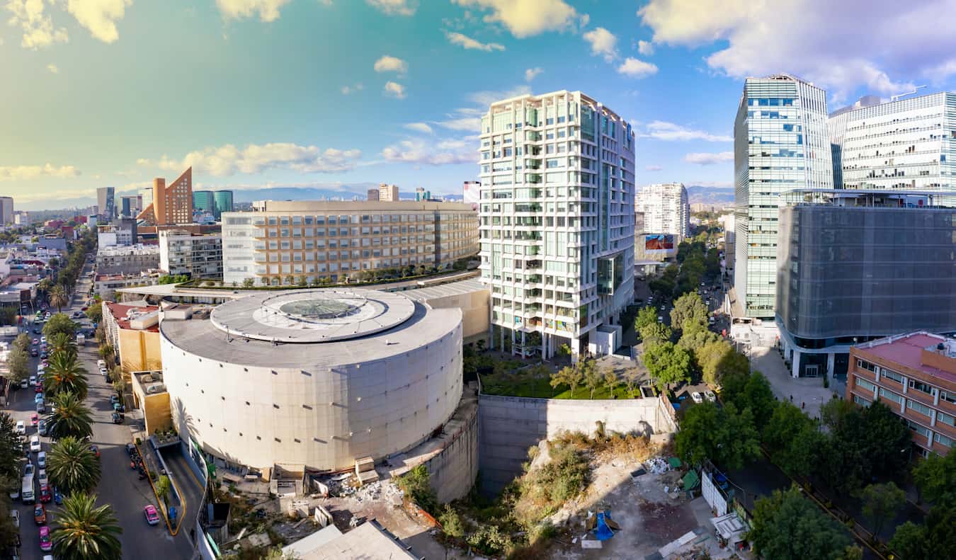 Una vista con vistas al centro comercial del distrito de Polanco en Ciudad de México, México