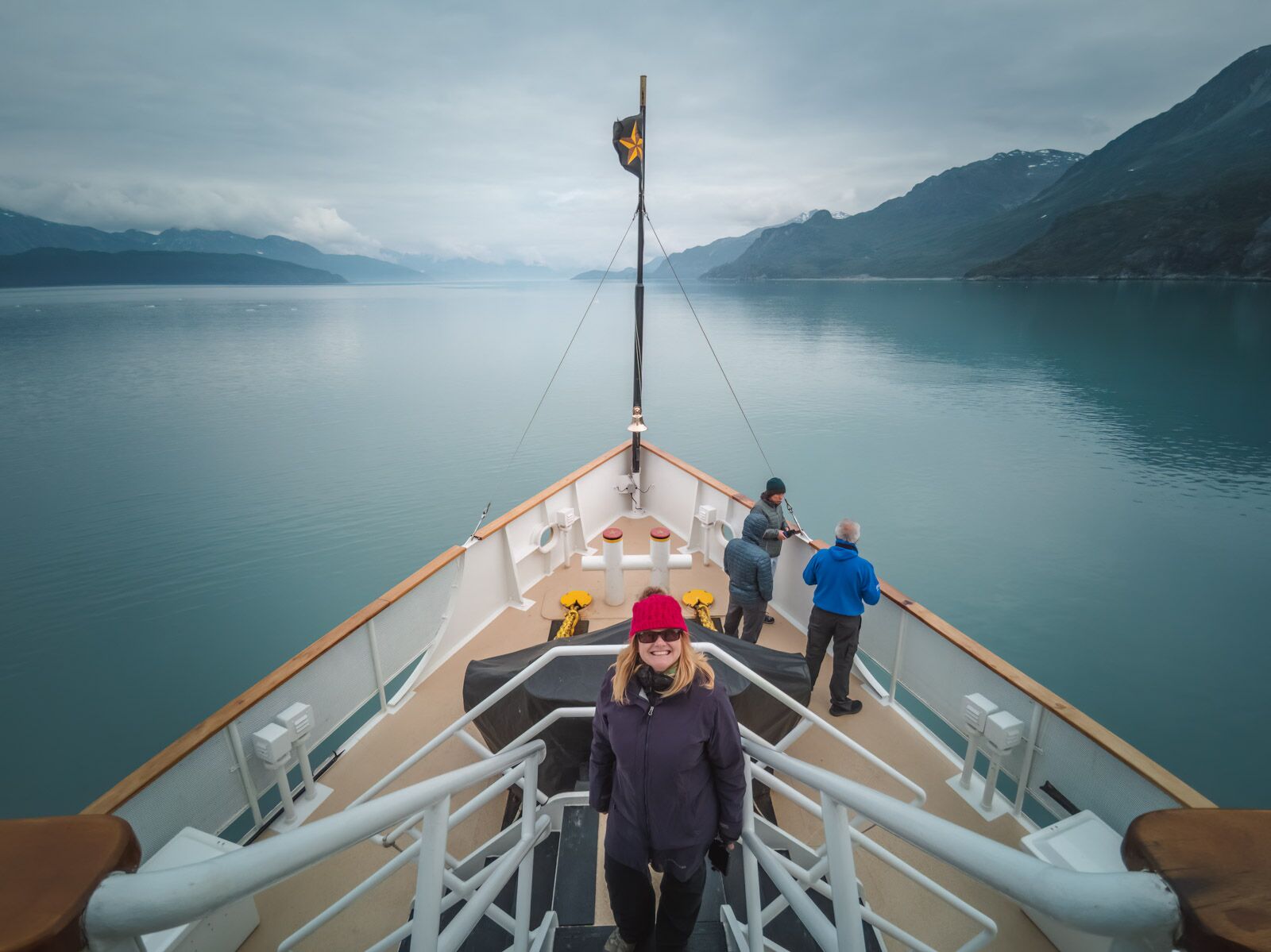 Lista de embalaje del crucero de Alaska en la cubierta