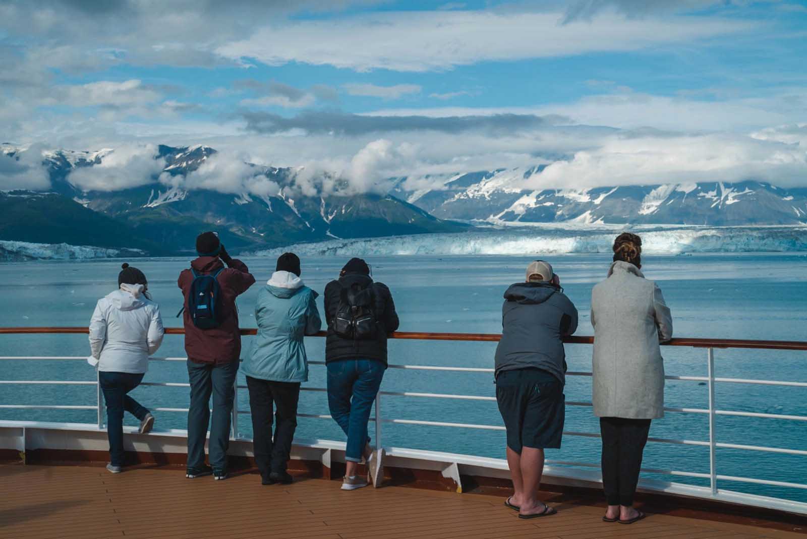 lista de embalaje de cruceros de Alaska personas en el barco