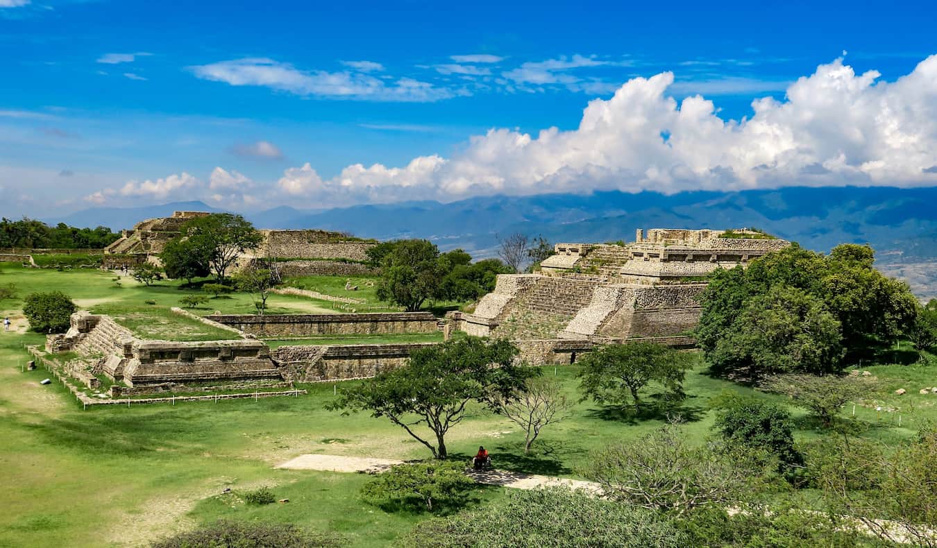 Las antiguas ruinas indígenas de Monte Alban cerca de Oaxaca, México