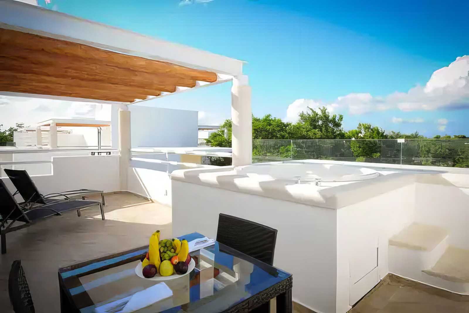 Los mejores resorts todo incluido de Tulum Bahia Principe Habitación de lujo en Sian Kaan