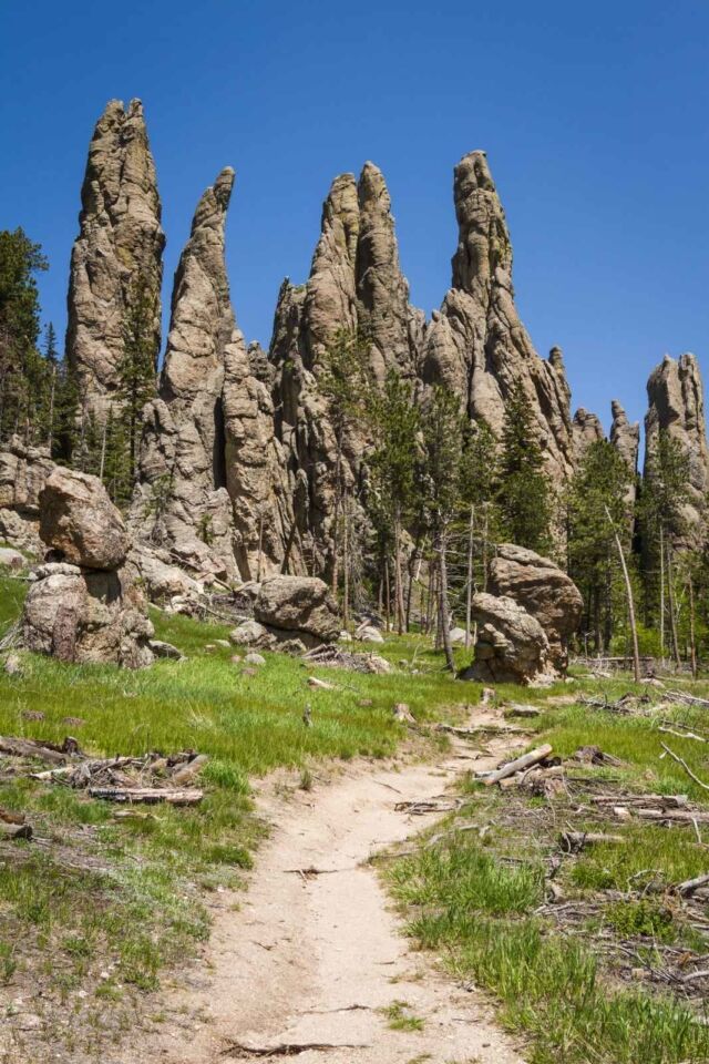 Las mejores cosas que hacer en Custer State Park Little Devils Tower Hiking Trail