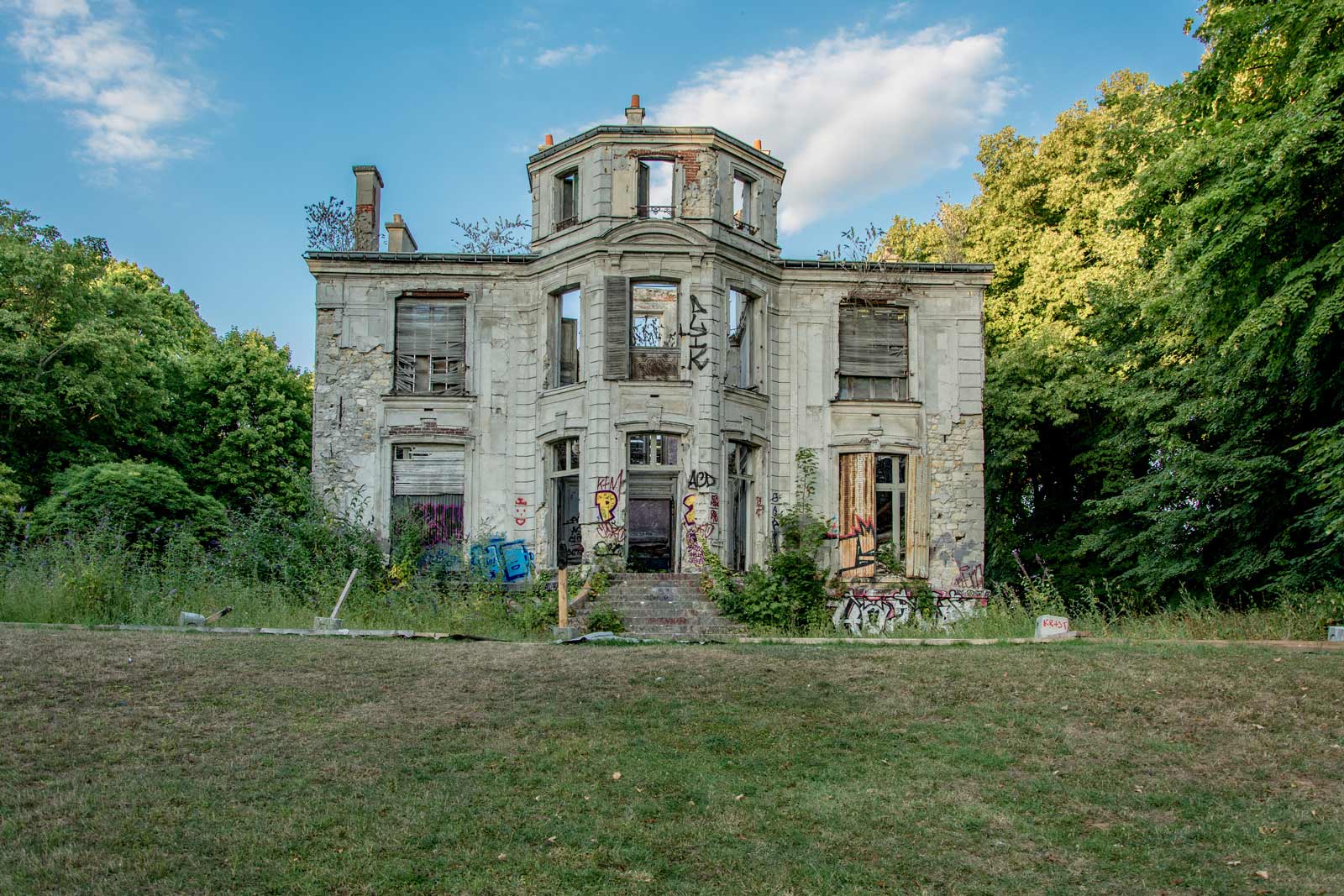 Las mejores excursiones de un día desde París Goissainville, la ciudad fantasma abandonada