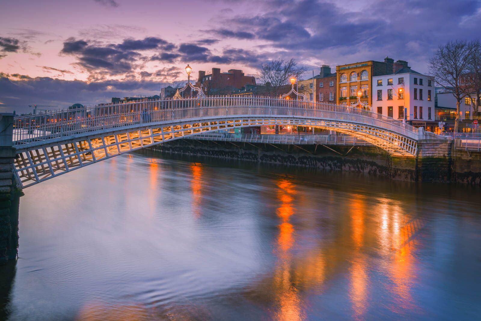 Las mejores cosas que hacer en Dublin ha'penny bridge 