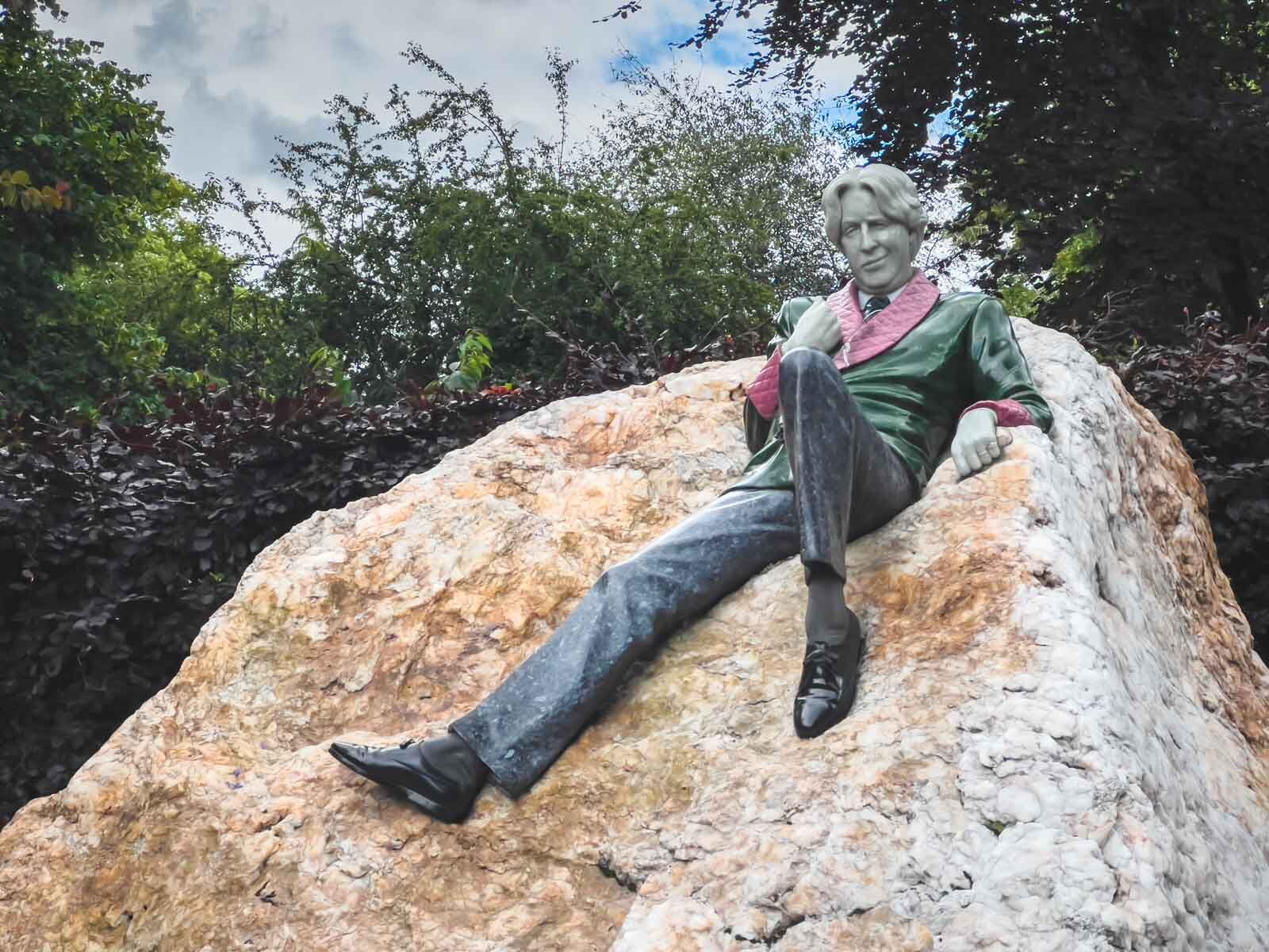 Las mejores cosas que hacer en Dublín Estatua de Oscar Wilde