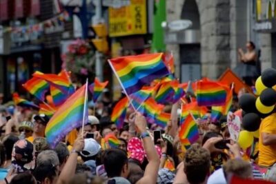 Más de 30 recursos esenciales para los viajeros LGBTQ