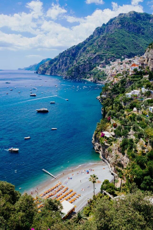 Hermosas ciudades en la costa de Amalfi Arienzo 