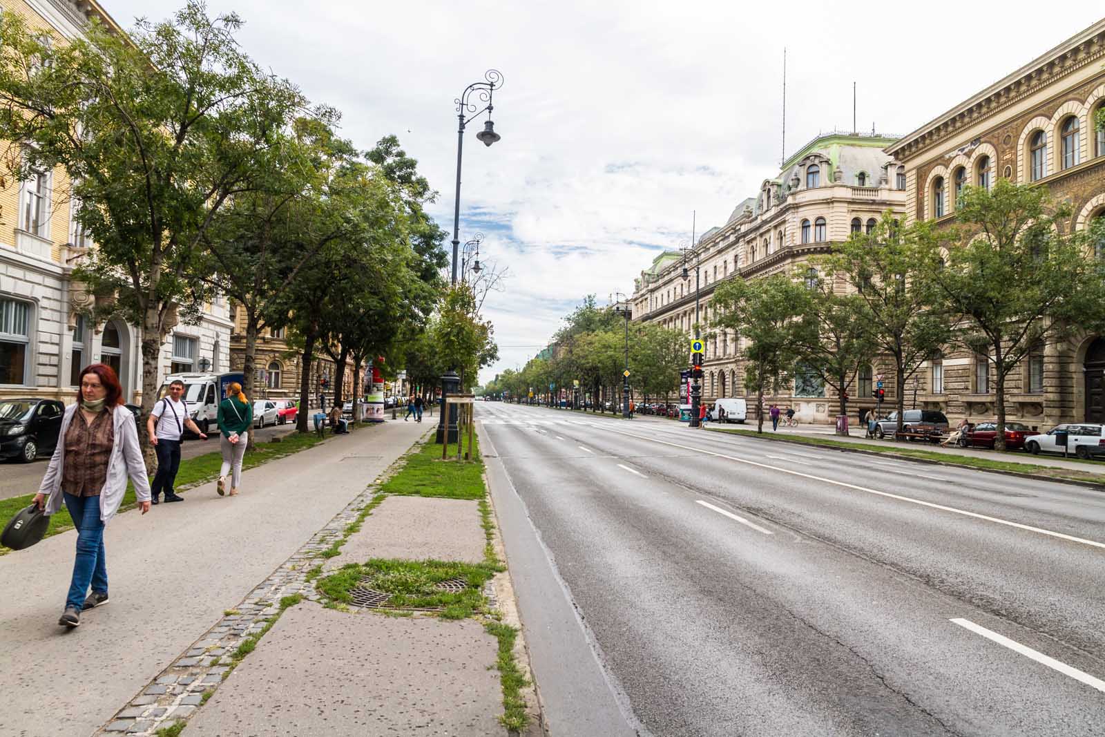 cosas divertidas para hacer en Budapest Andrassy Avenue