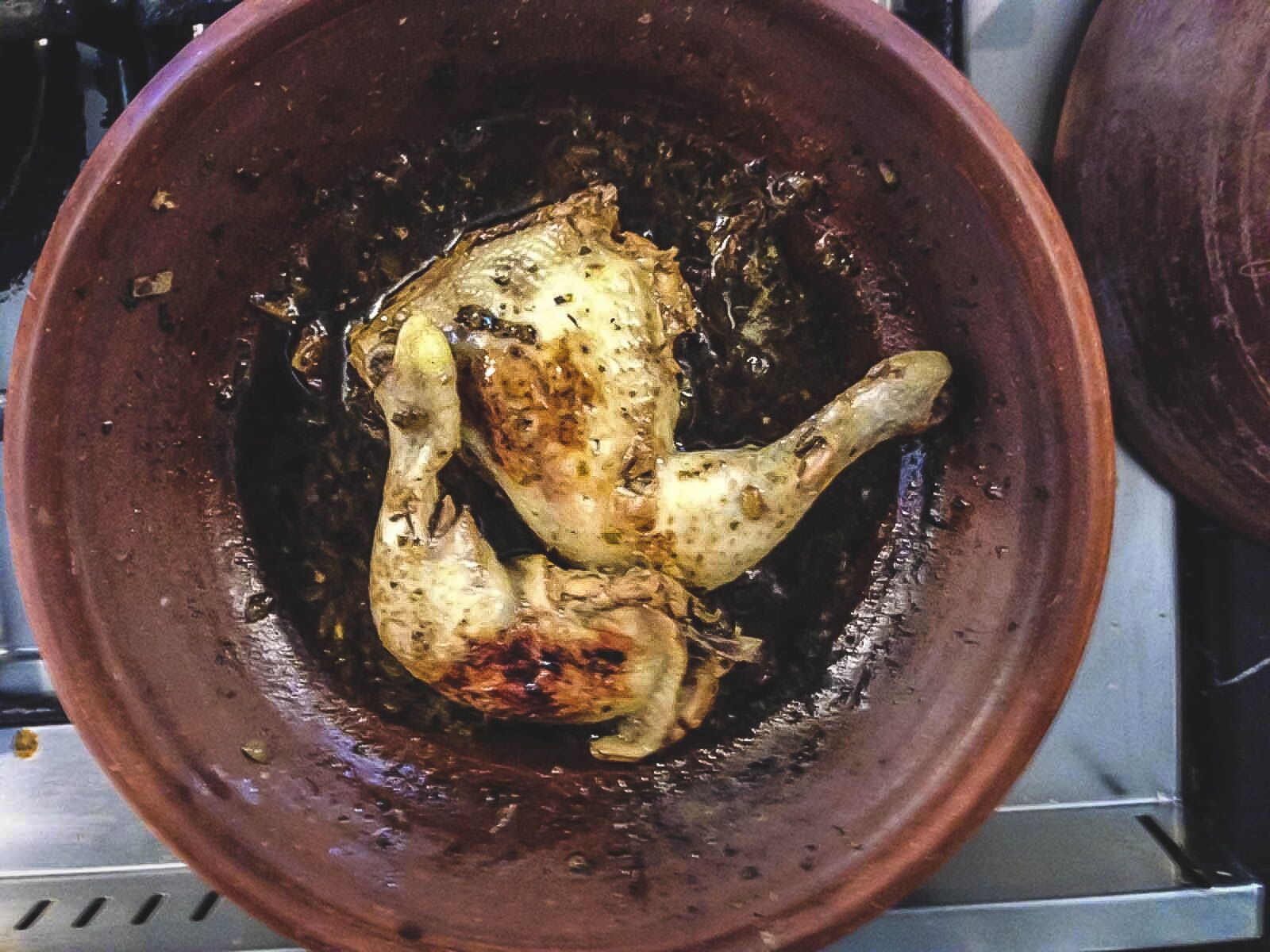 Pollo de cocina marroquí con limón y aceitunas