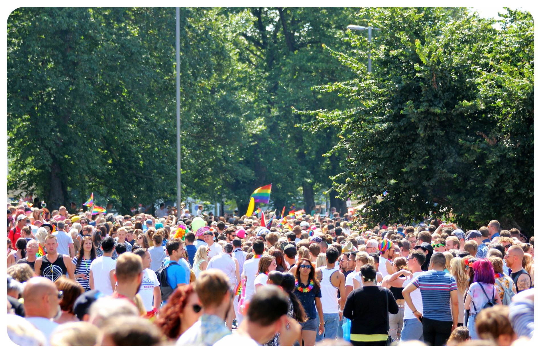 multitudes del orgullo de Brighton