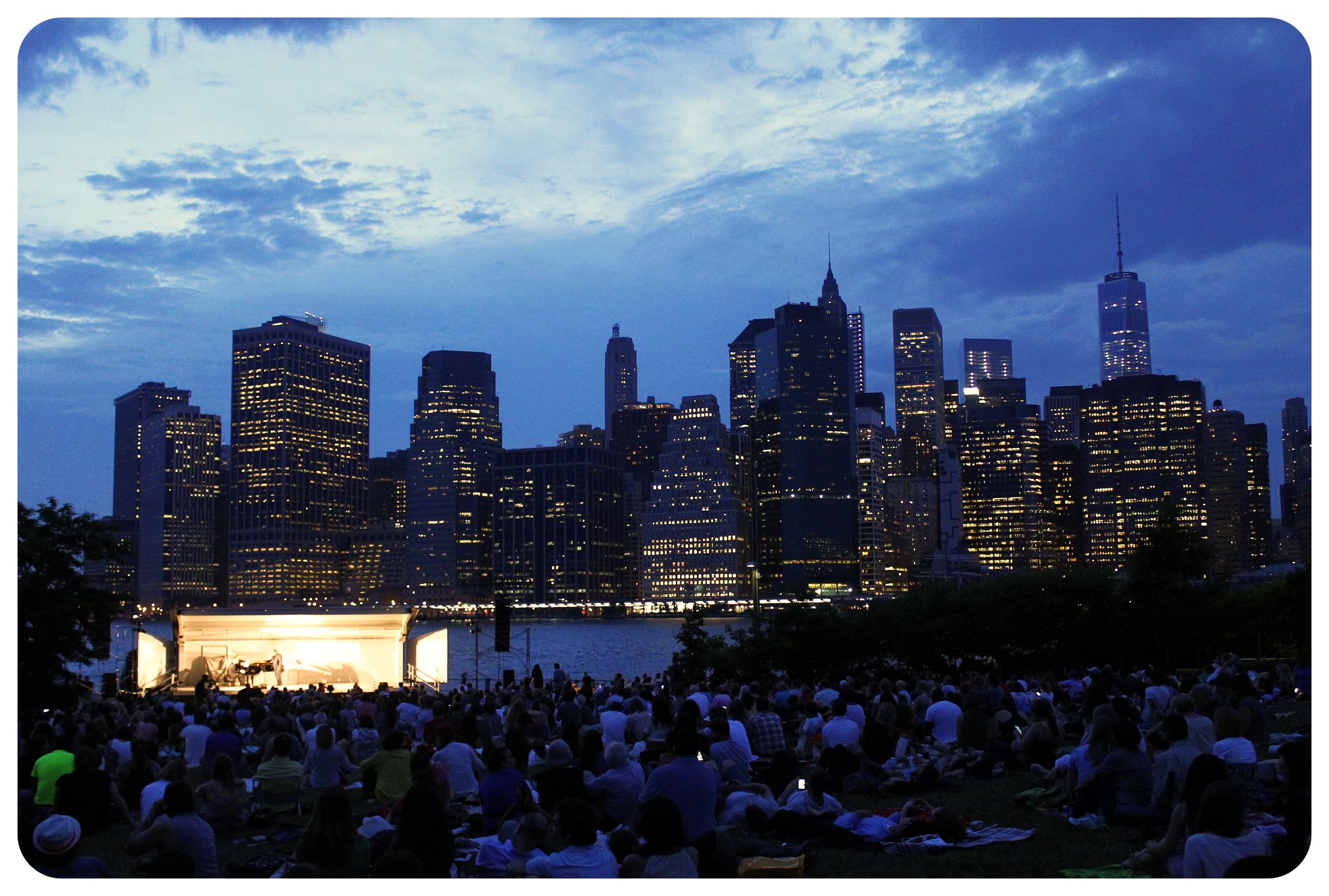 ópera metropolitana en Brooklyn Bridge Park