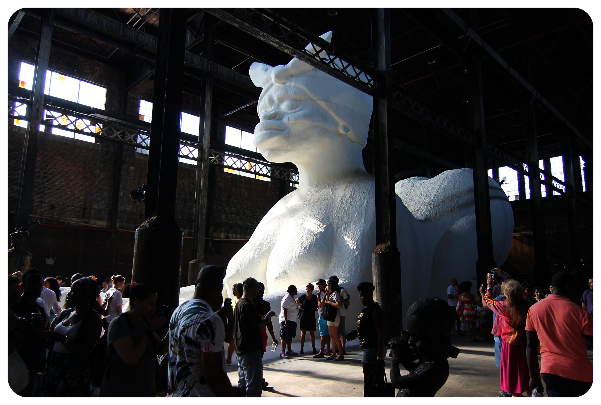 kara walker domino fábrica de azúcar esfinge de azúcar de williamsburg