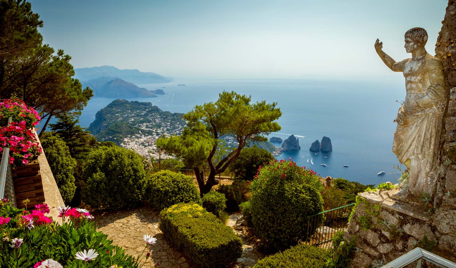 Las mejores cosas que hacer en Positano Punta Carena Lighthouse, Capri