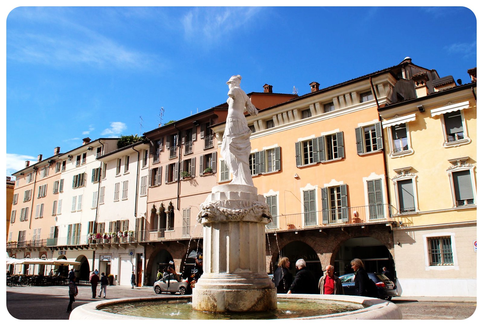 Plaza de la ciudad de Brescia