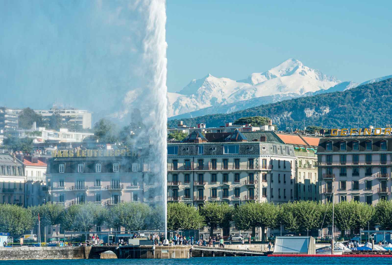 Las mejores cosas que hacer en Ginebra Jet d'eau vue Mont Blanc