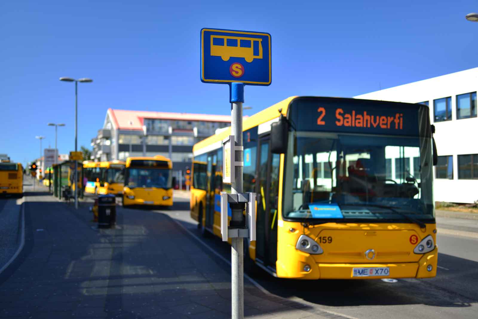 Coste del viaje a Islandia Parada de autobús