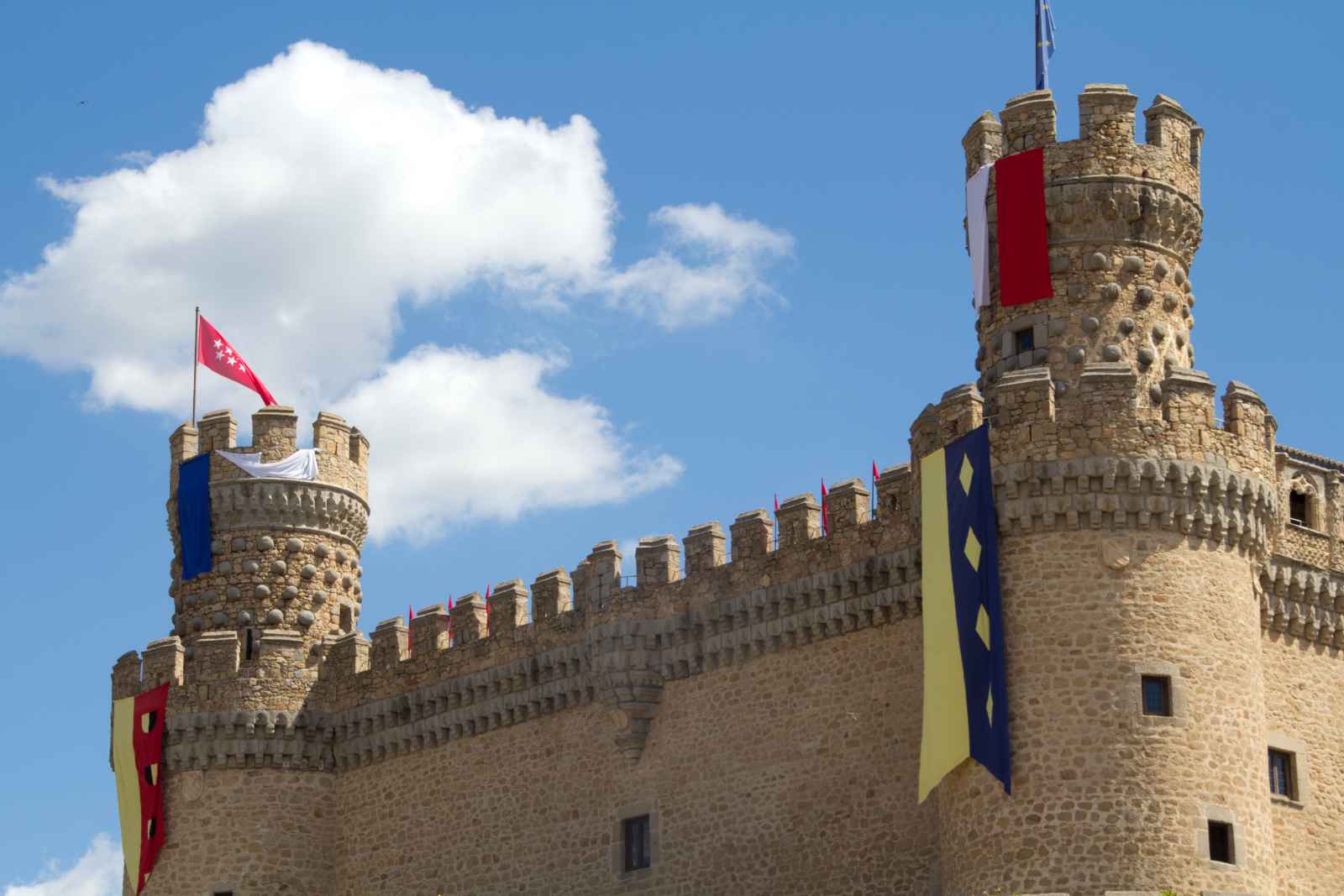 Salidas de un día desde Madrid Manzanares el Real