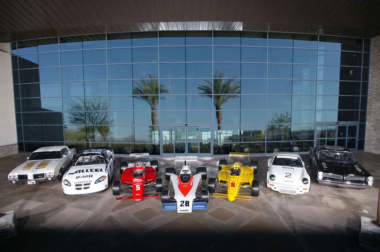 Las mejores cosas que hacer en Phoenix Penske Racing Museum