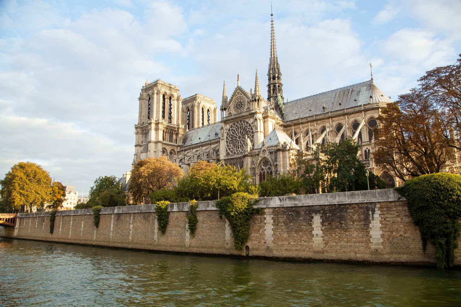 París en octubre Notre Dame de París