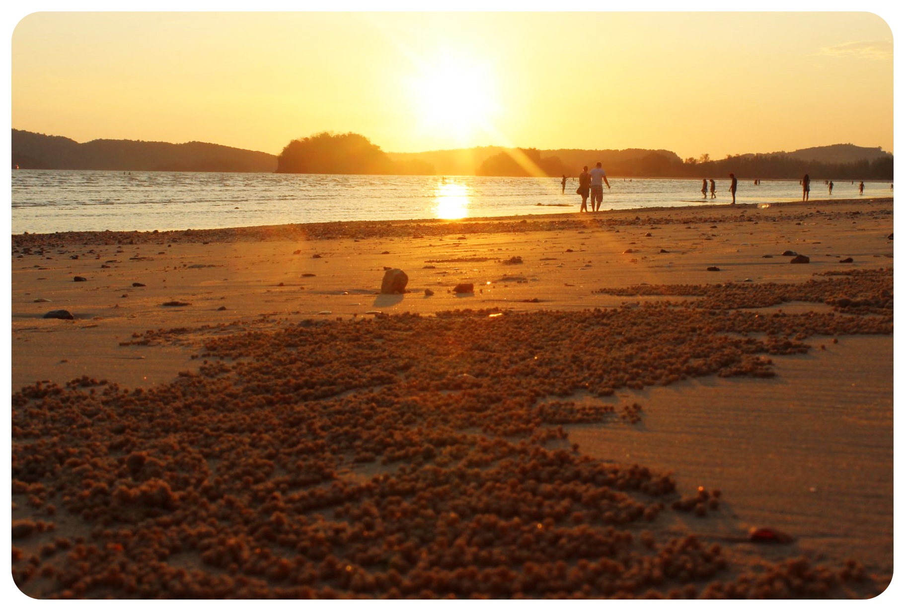 Ao Nang puesta de sol en Tailandia