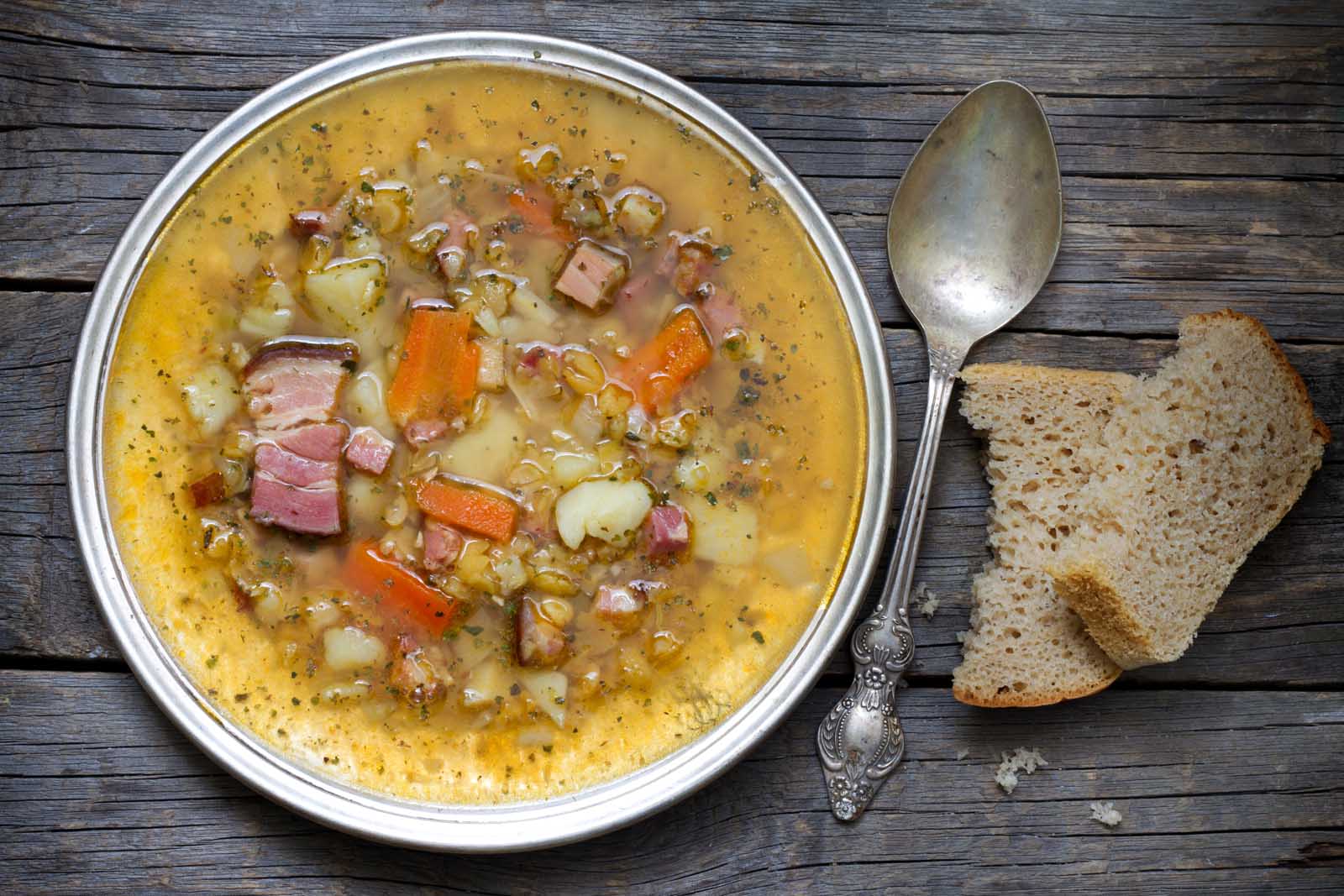 los mejores alimentos tradicionales canadienses sopa de guisantes divididos