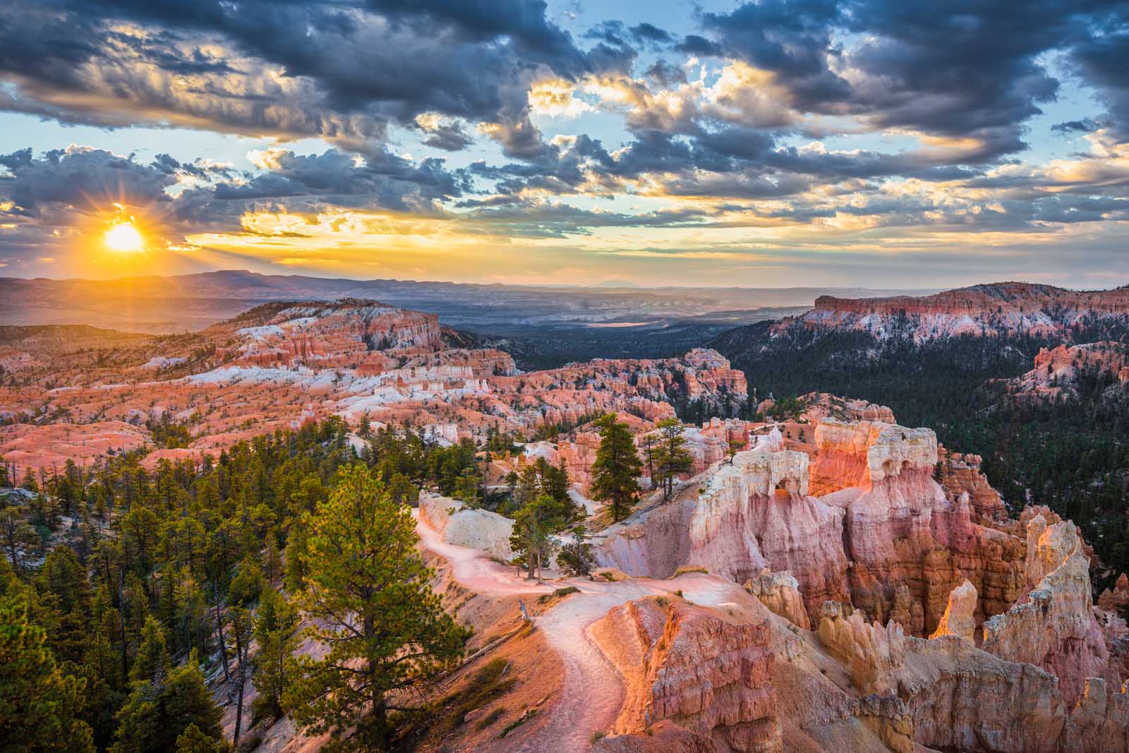 Parque nacional de Bryce Canyon desde Sunrise Point en Utah