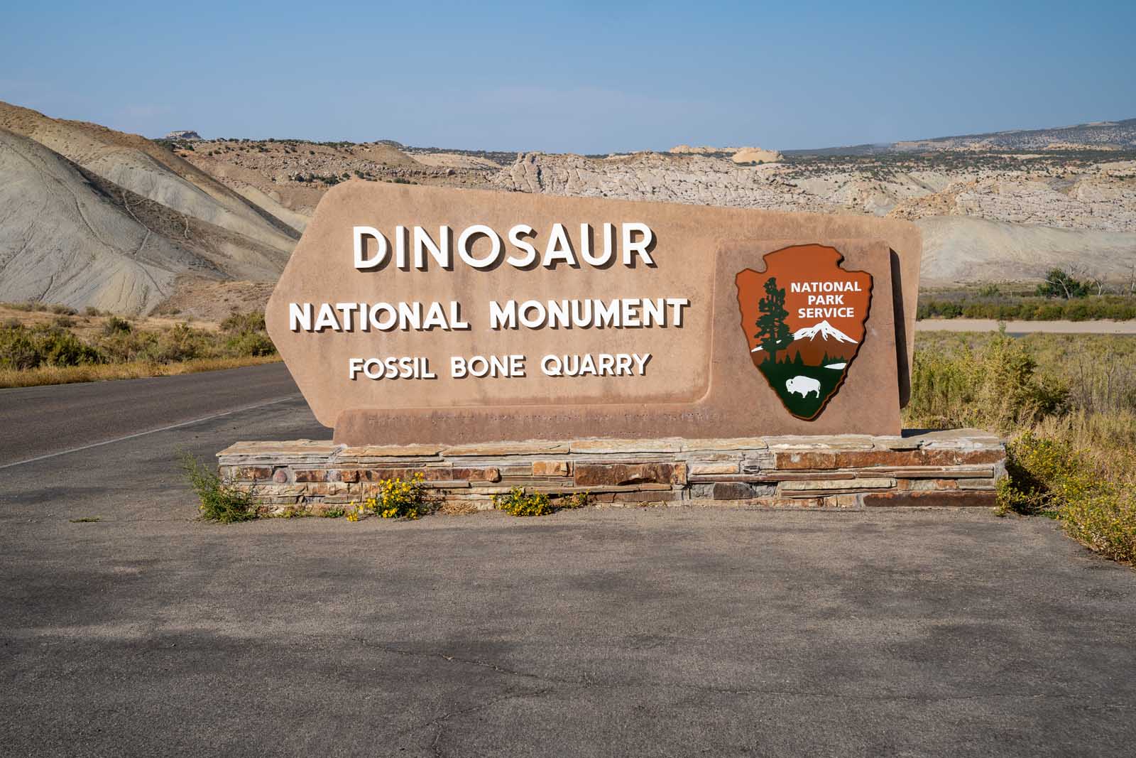 Entrada al Monumento Nacional de los Dinosaurios en Utah