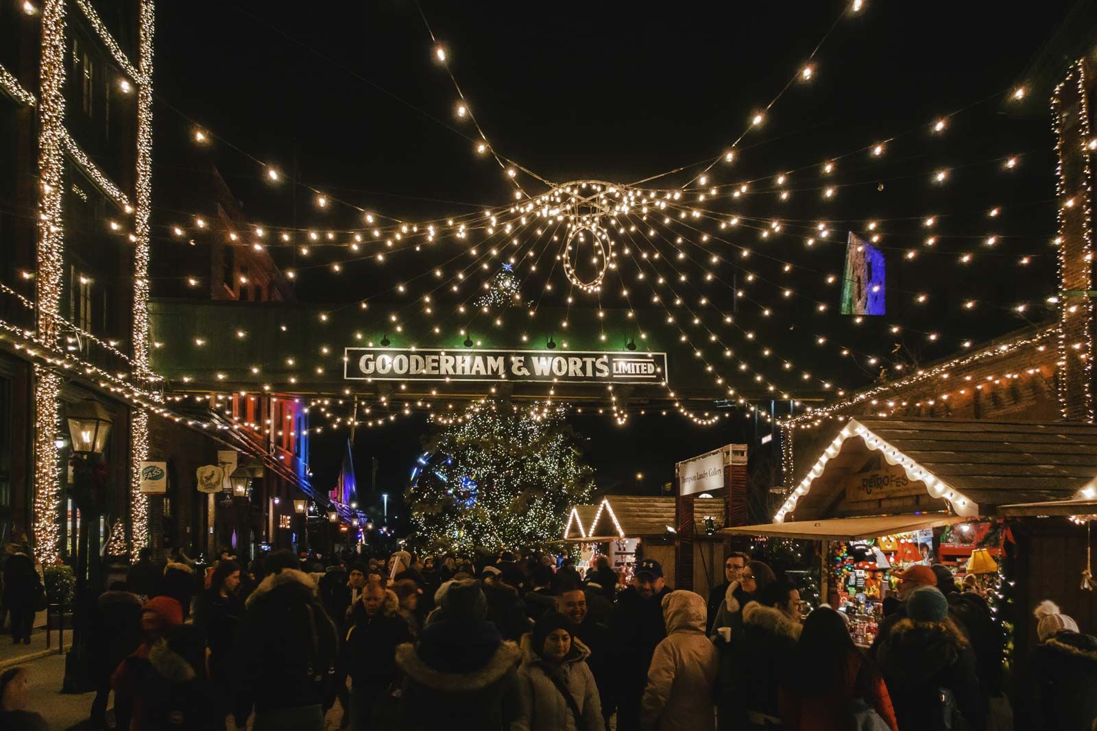 eventos de Navidad en Toronto Mercado de Navidad de Toronto en The Distillery Winter Village