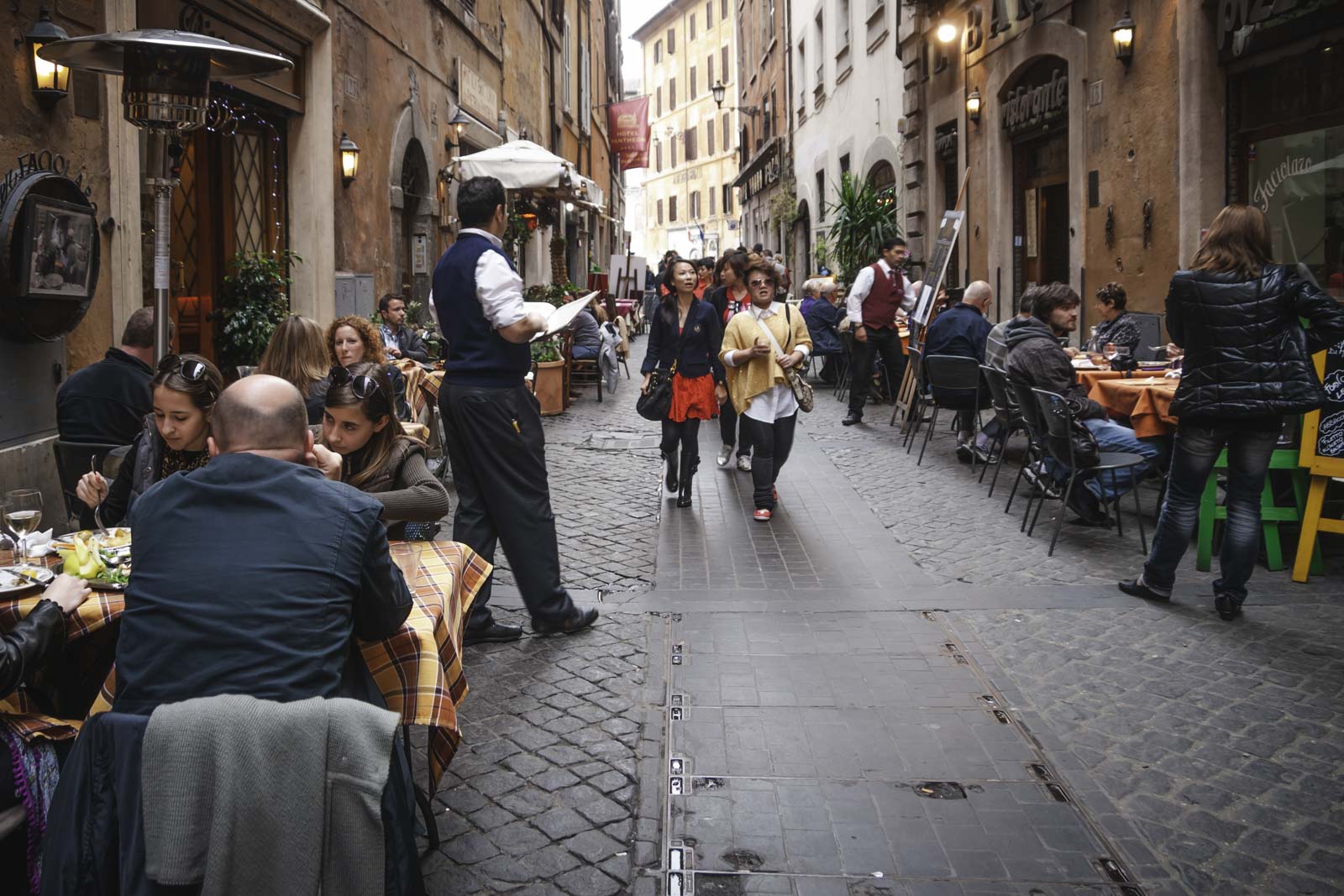 Un día por la mañana en Roma ir a comer