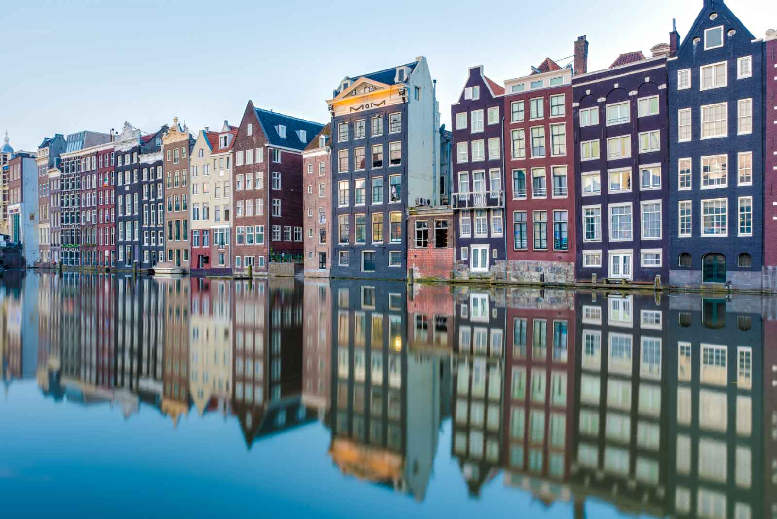 Las mejores cosas que hacer en Amsterdam Damrak Canal