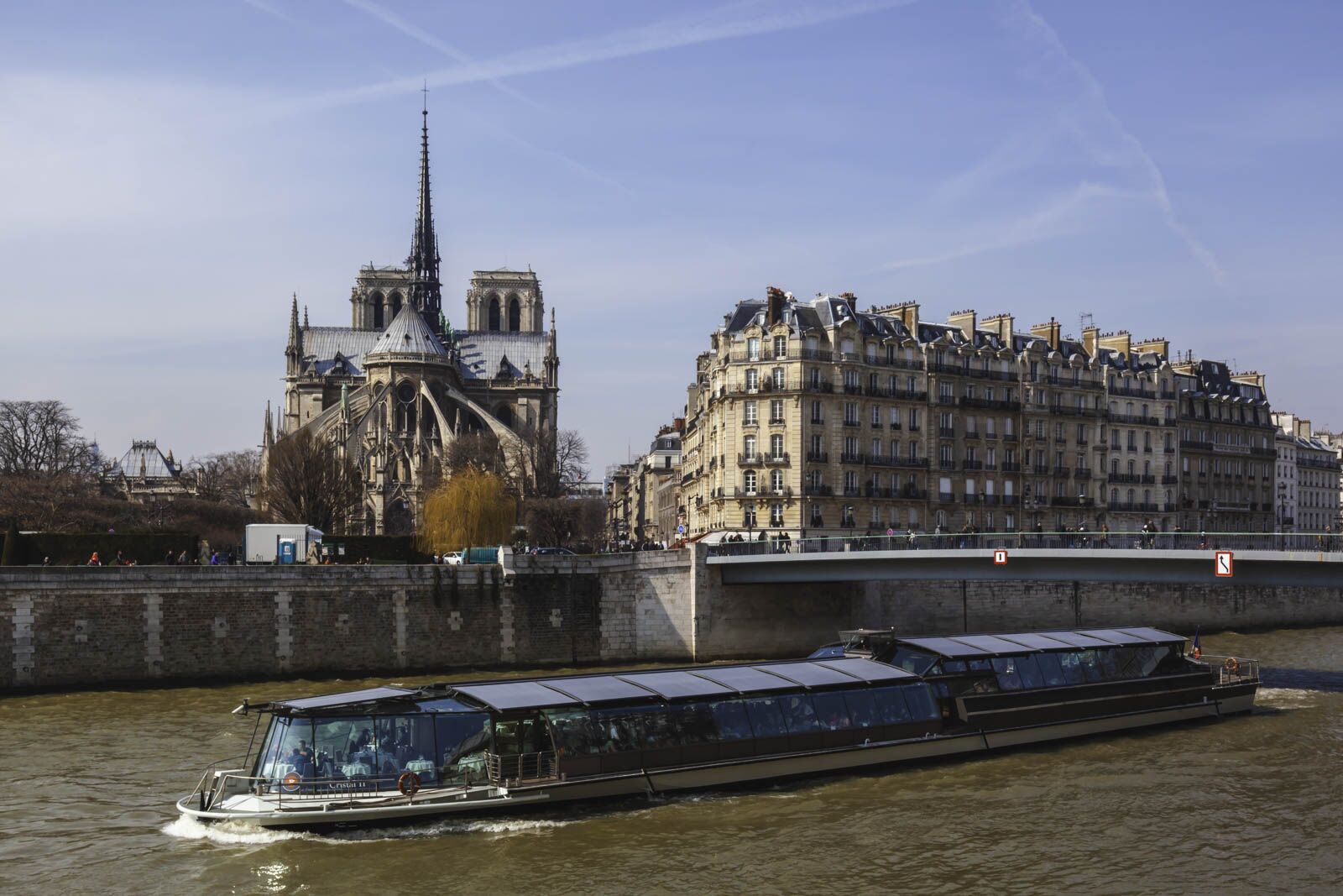 Noche romántica en un crucero por el Sena en París