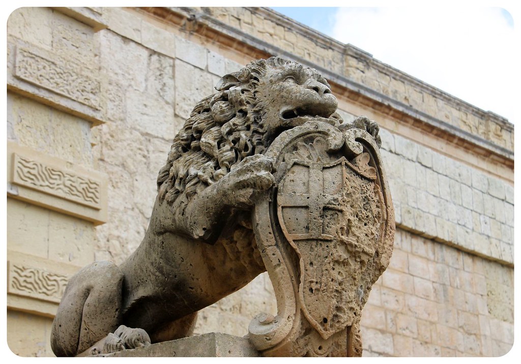 mdina piedra desembarco de los reyes leones