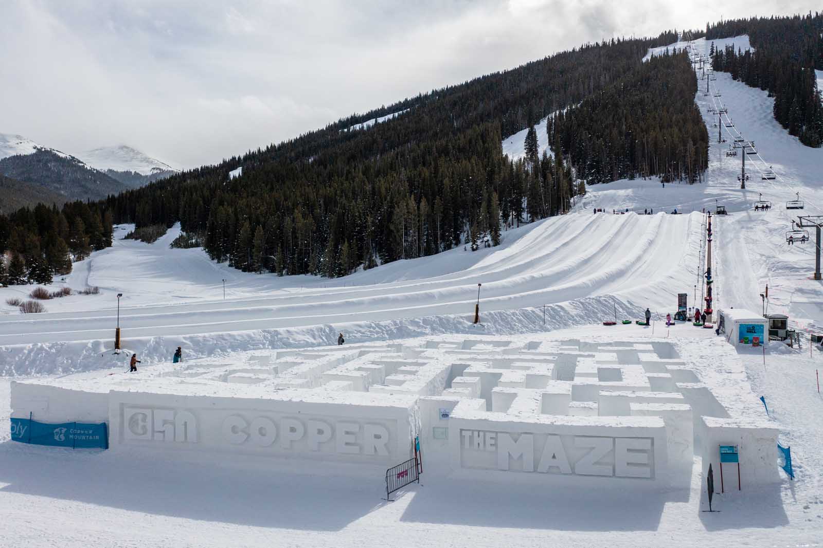 actividades de invierno en el laberinto de nieve de Colorado