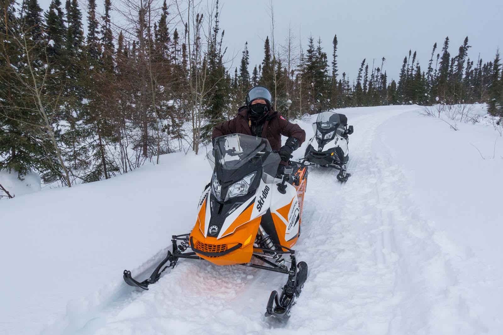 cosas que hacer en la moto de nieve de Canadá