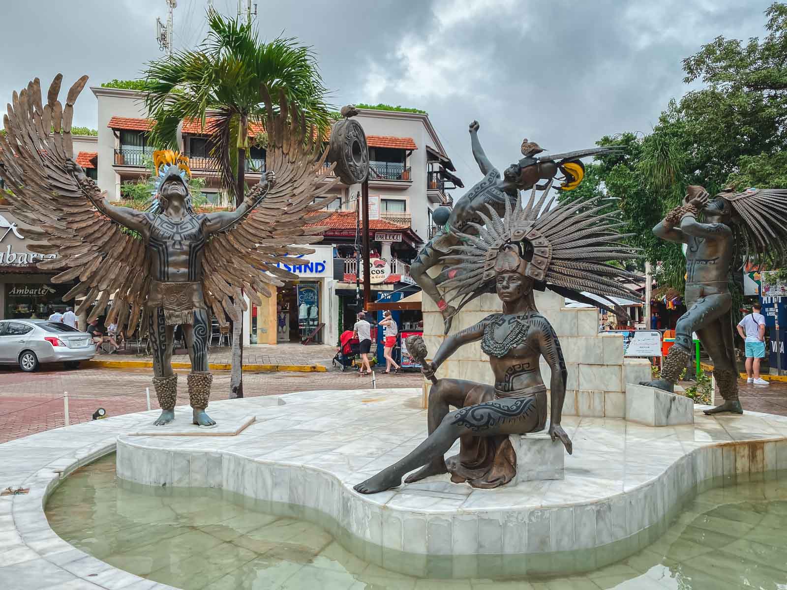 Las mejores cosas que hacer en Tulum México Visite el centro de Playa del Carmen