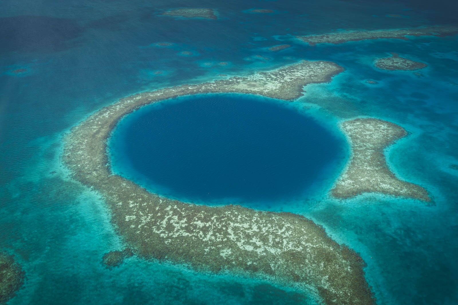 Itinerario de Belice El gran vuelo del agujero azul