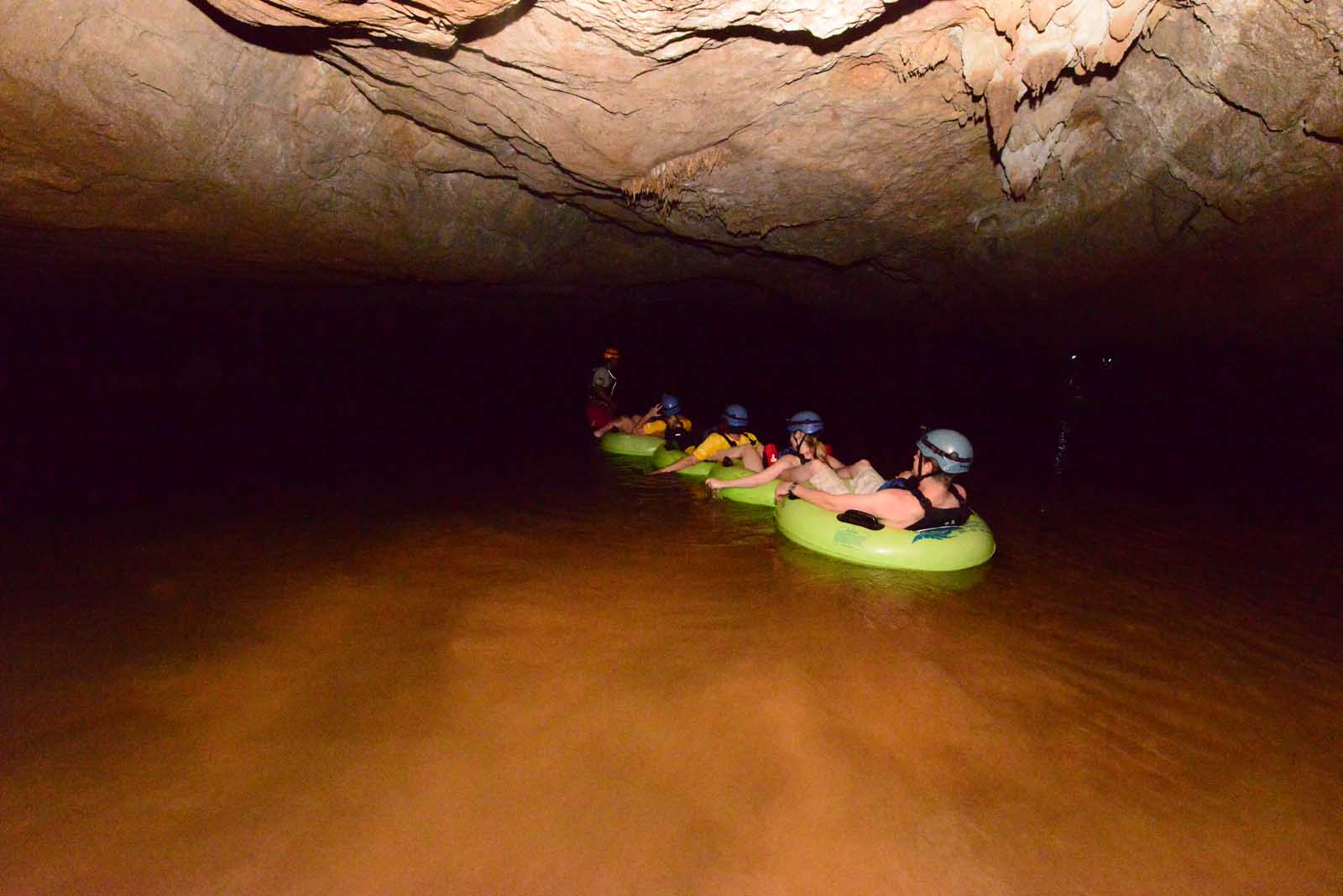 Cave Tubing en la cueva de cristal de Belice