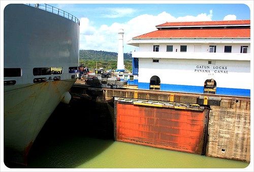 Gatun cierra el primer plano del barco