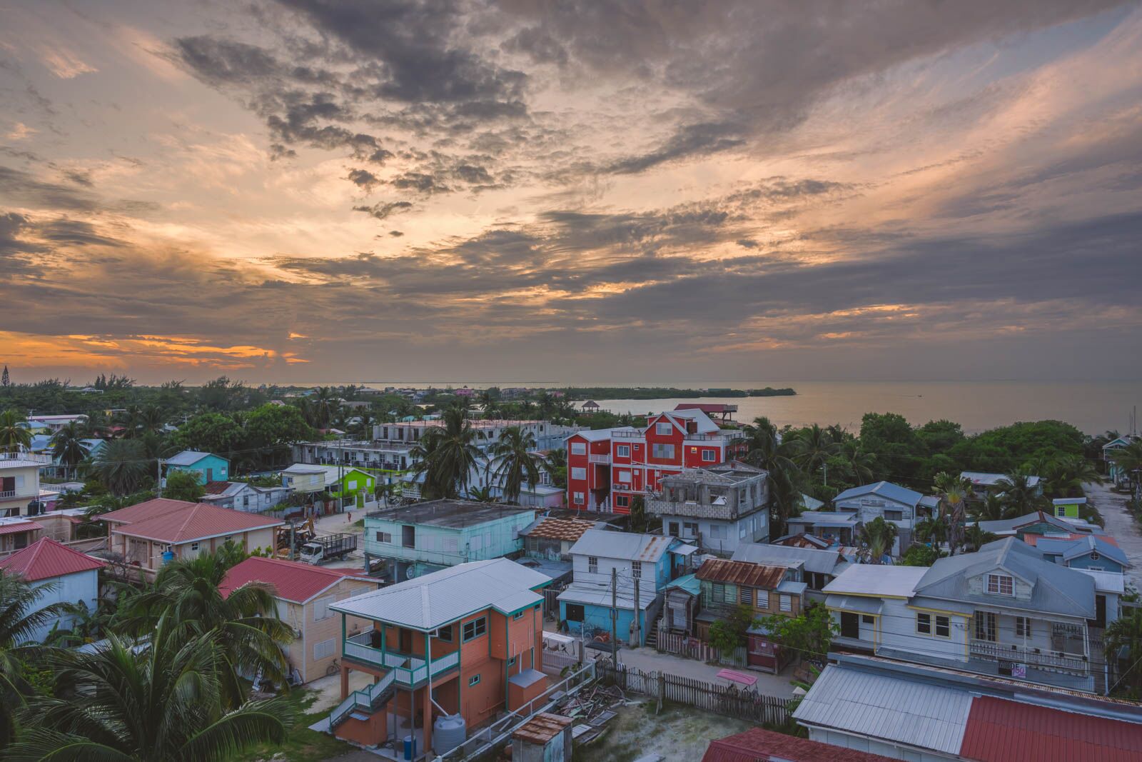 Qué hacer en Caye Caulker Belice Bar en la azotea Sunset