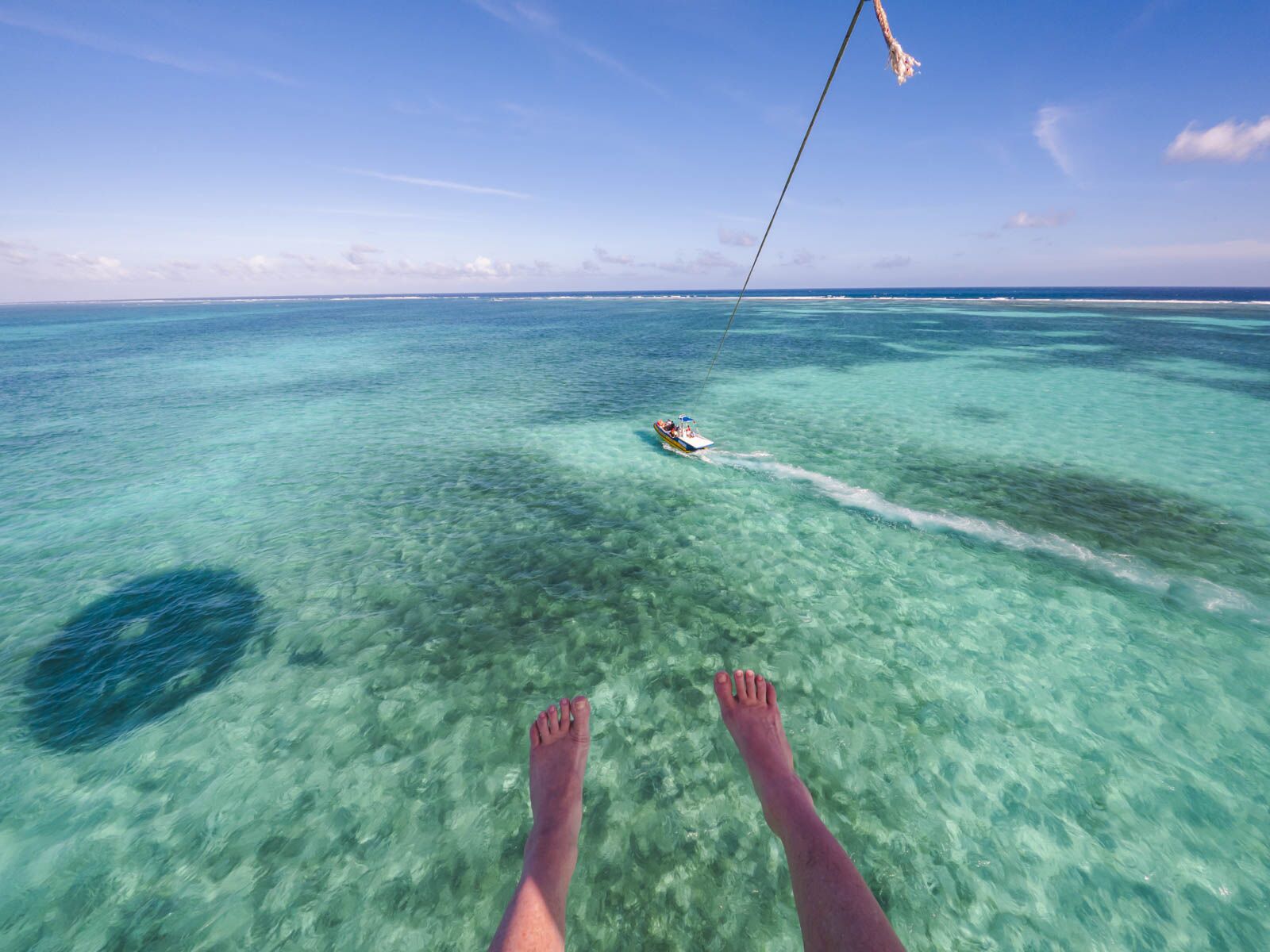 Cosas divertidas para hacer en Caye Caulker Belice Parasailing