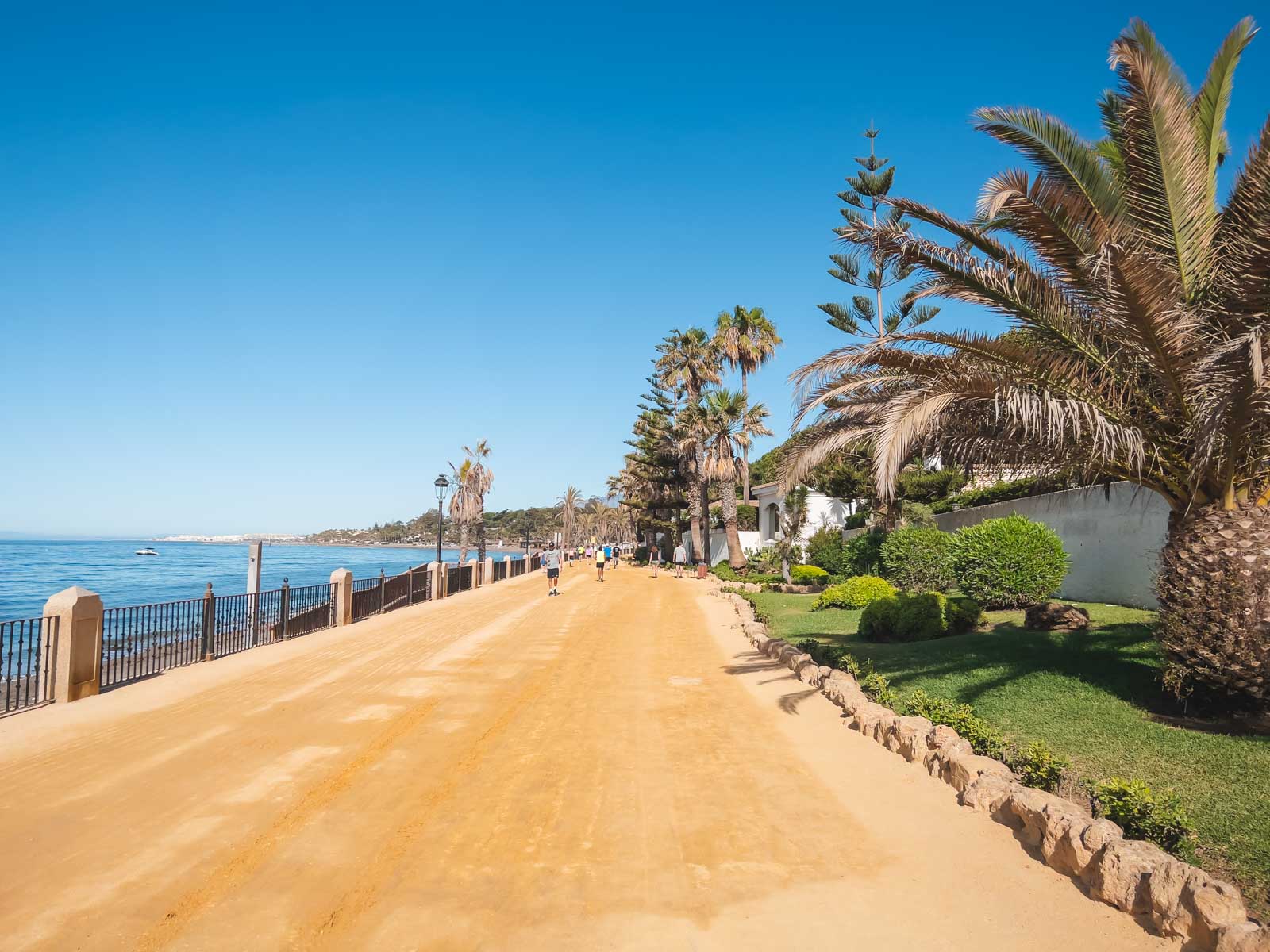 Excursión de un día desde Málaga a las playas de Marbella