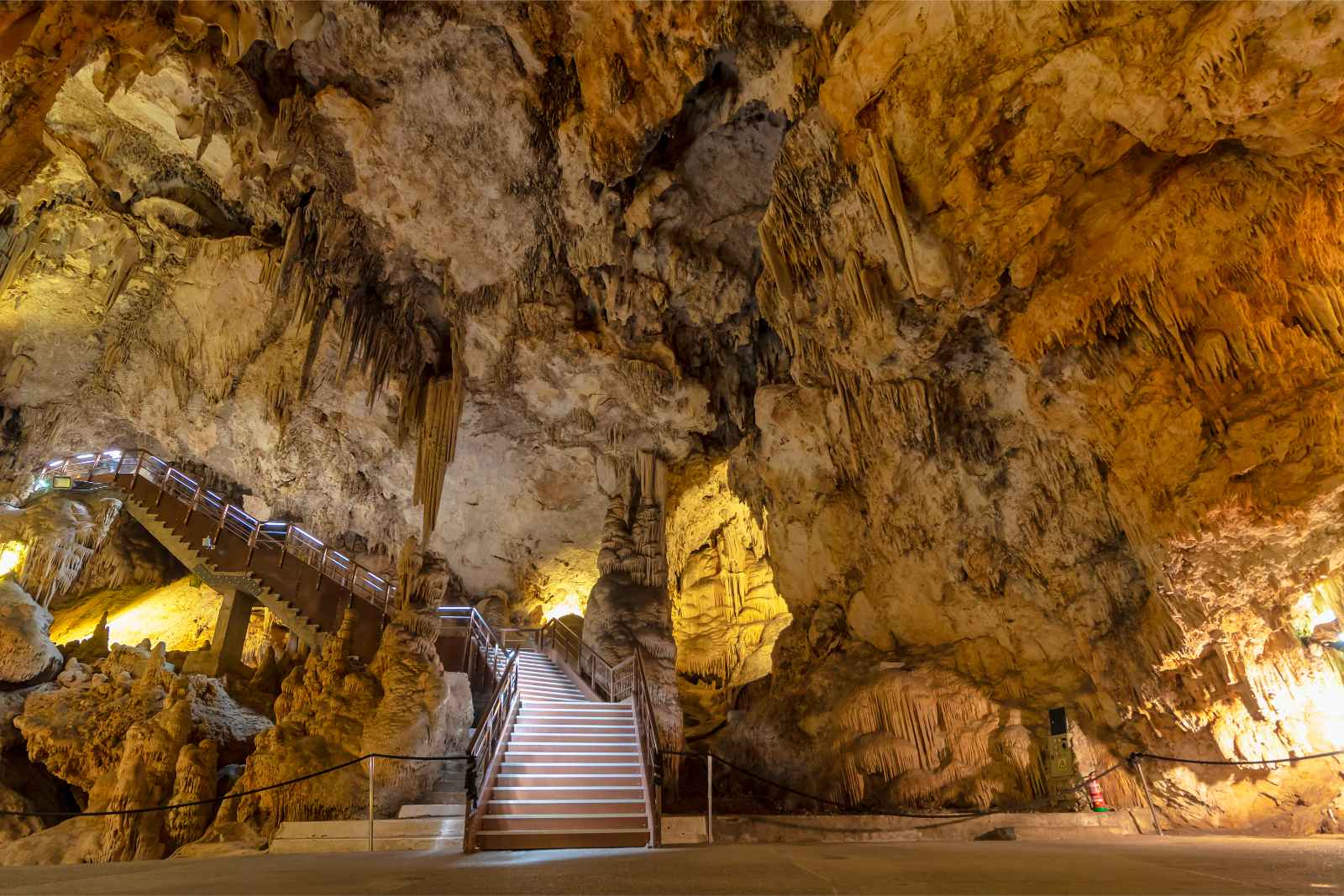 Las mejores cosas que hacer en las cuevas de Málaga de Nerja