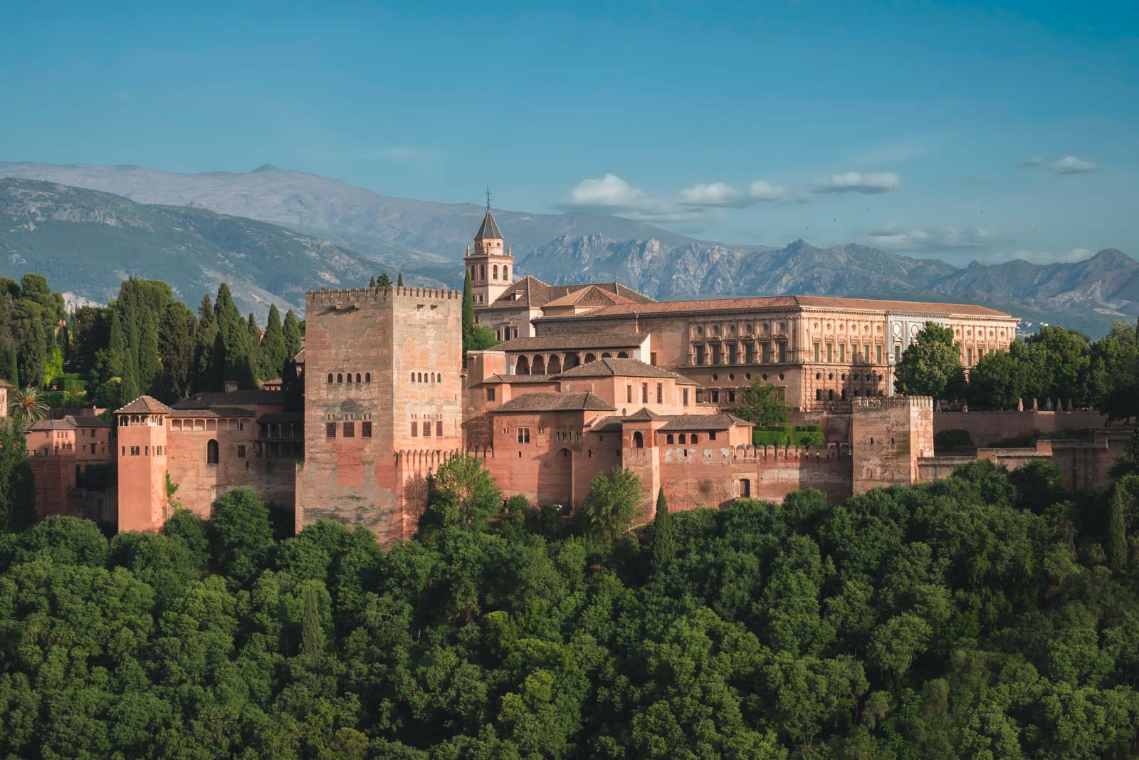 Visitando la Alhambra de Granada en una excursión de un día