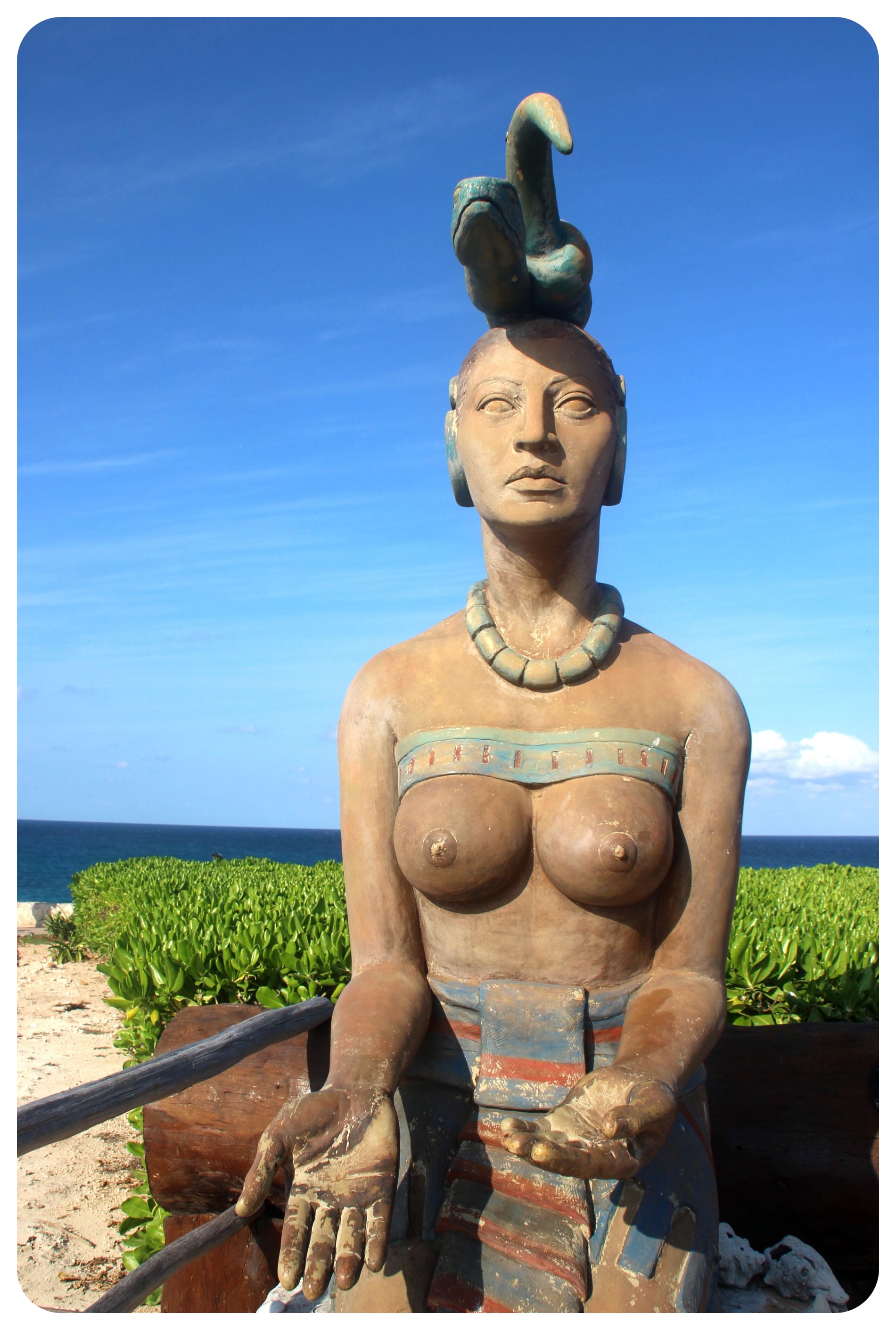 estatua de la isla de las mujeres