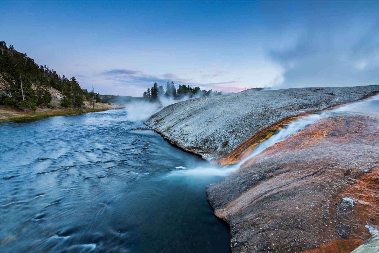 Las mejores vacaciones en pareja en EE.UU. Parque Nacional de Yellowstone Midway Geyser Basin