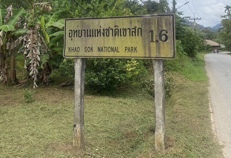 Señal del parque nacional de Khao Sok