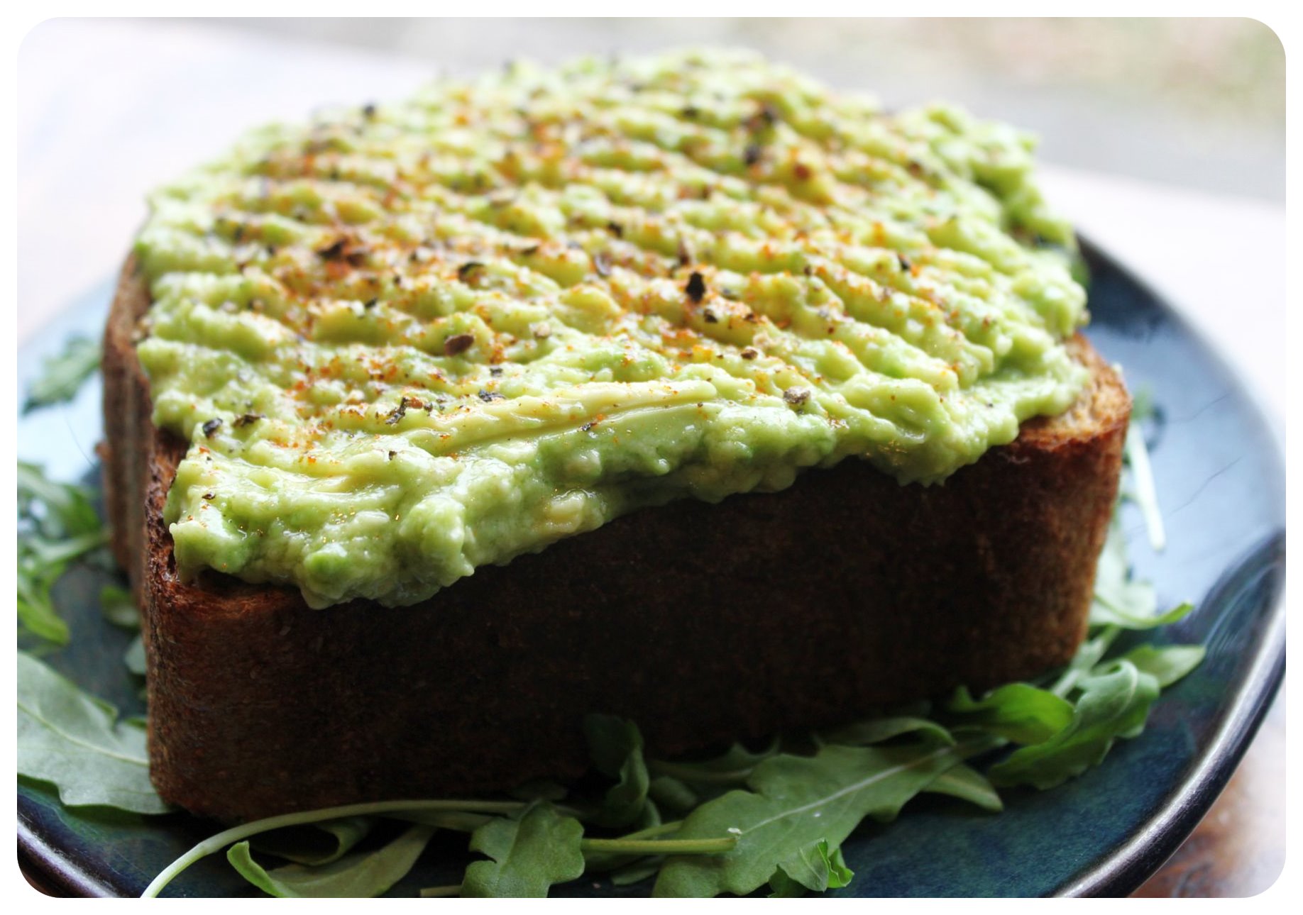 hacer una tostada de aguacate de Santa Rosa